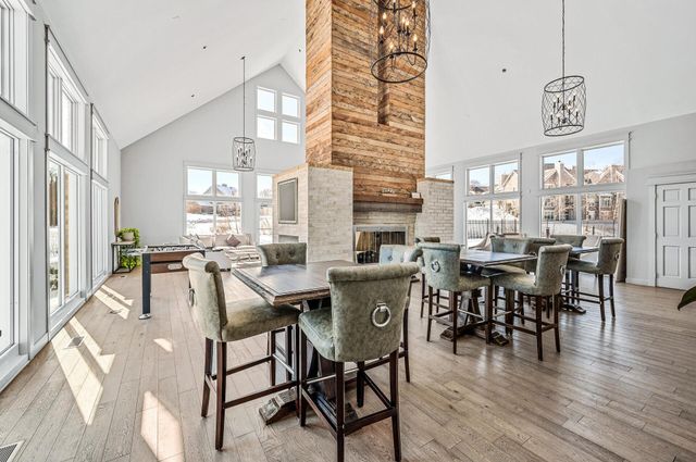 6020 Chasewood Parkway 203, Hopkins, MN 55343