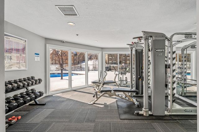 6020 Chasewood Parkway 203, Hopkins, MN 55343