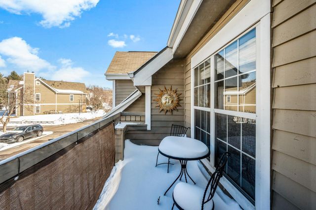 6020 Chasewood Parkway 203, Hopkins, MN 55343