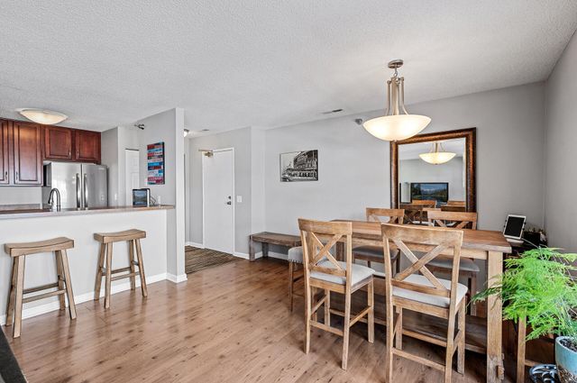 6020 Chasewood Parkway 203, Hopkins, MN 55343