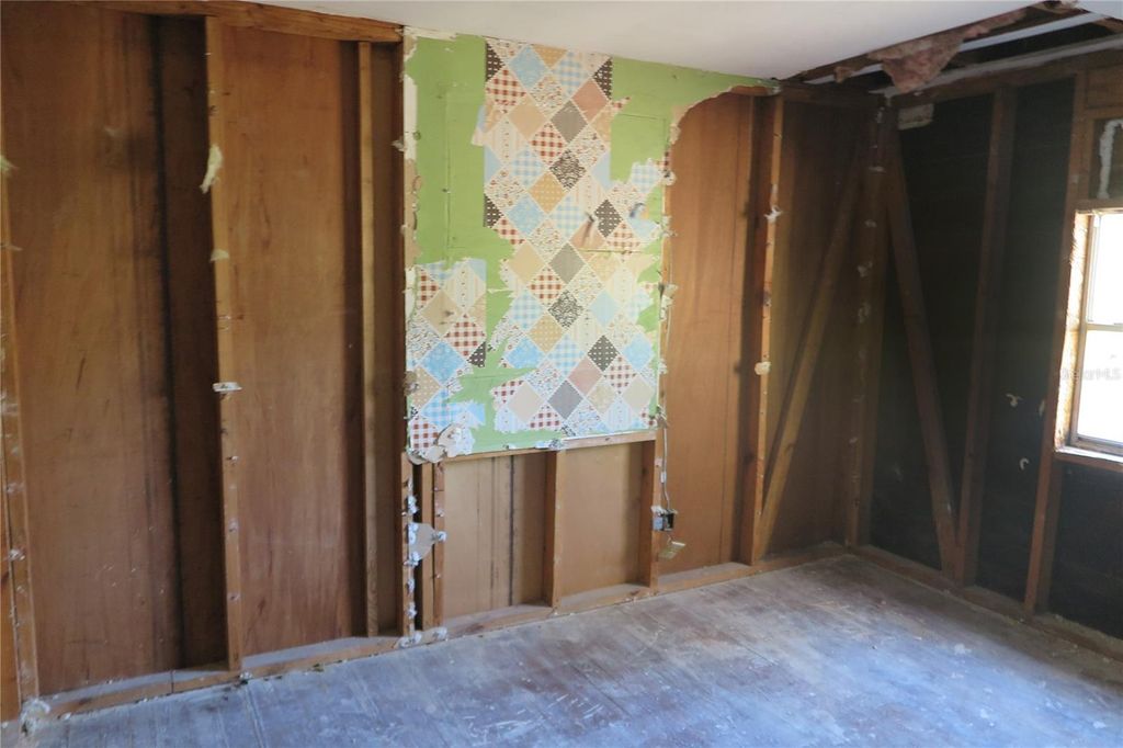 Image 12 of property listing at 8760 COUNTY ROAD 127, Sanderson, FL 32087