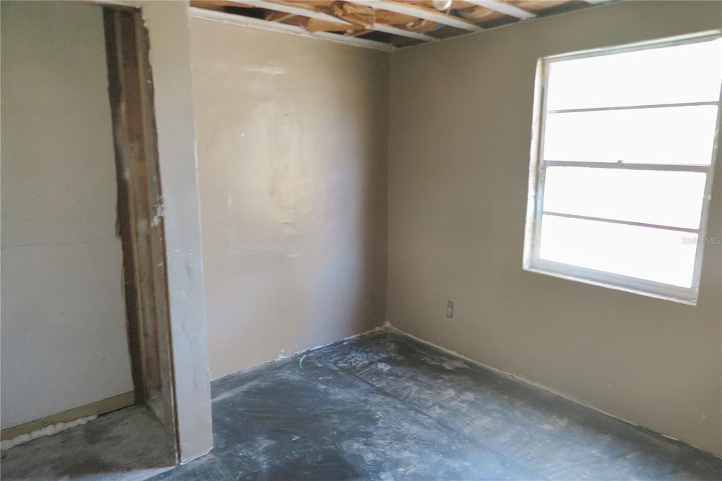 Image 15 of property listing at 8760 COUNTY ROAD 127, Sanderson, FL 32087