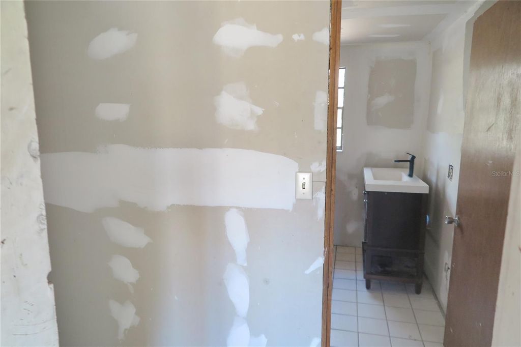 Image 10 of property listing at 8760 COUNTY ROAD 127, Sanderson, FL 32087