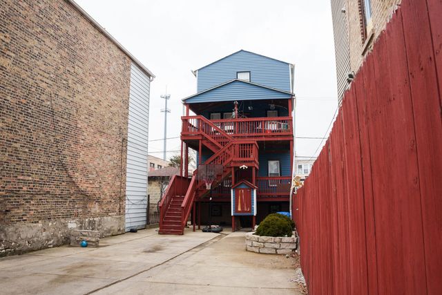 2320 S Albany Avenue, Chicago, IL 60623