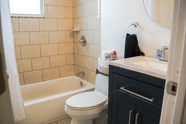 2320 S Albany Avenue, Chicago, IL 60623