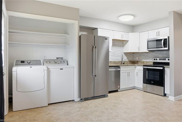 625 Orangewood DR, Virginia Beach, VA 23453