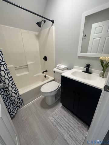 19 Old Memorial Dr, Sandston, VA 23150