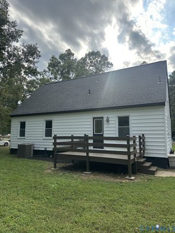 19 Old Memorial Dr, Sandston, VA 23150