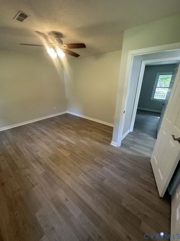 19 Old Memorial Dr, Sandston, VA 23150