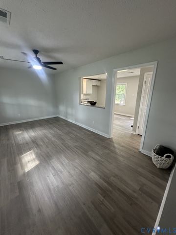 19 Old Memorial Dr, Sandston, VA 23150