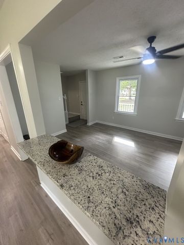 19 Old Memorial Dr, Sandston, VA 23150
