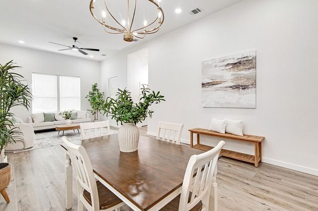 904 S Anglin Street, Cleburne, TX 76031