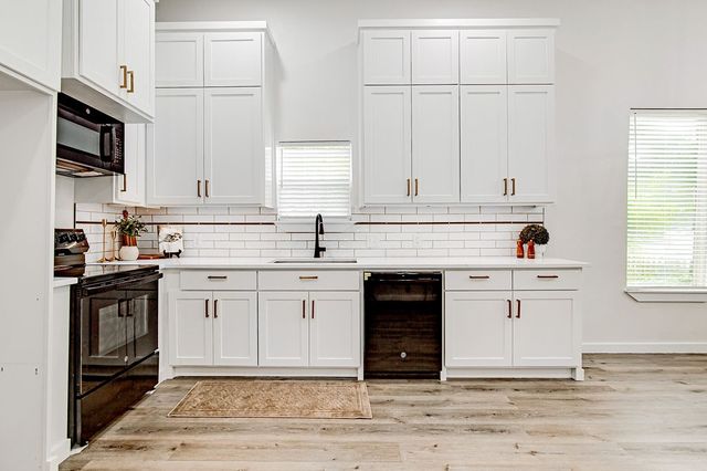 904 S Anglin Street, Cleburne, TX 76031