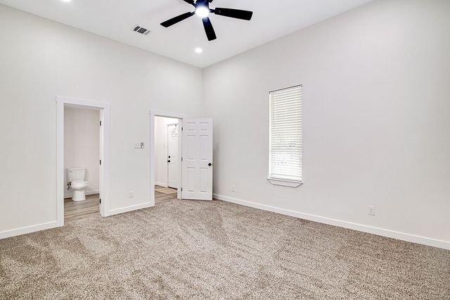904 S Anglin Street, Cleburne, TX 76031