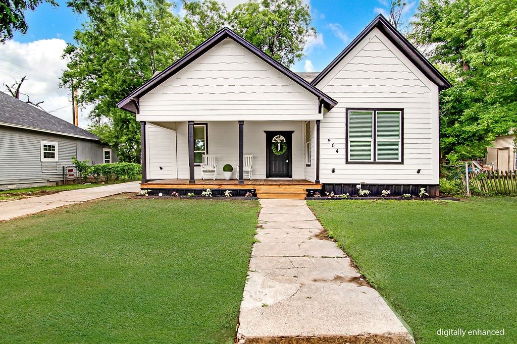 904 S Anglin Street, Cleburne, TX 76031