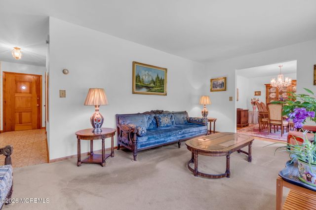 46 Camden Road, Hillsborough, NJ 08844