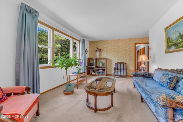 46 Camden Road, Hillsborough, NJ 08844