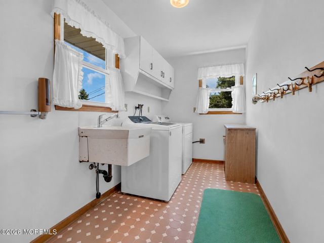 46 Camden Road, Hillsborough, NJ 08844