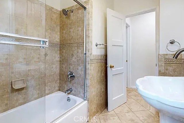 3250 Las Lunas, Pasadena, CA 91107