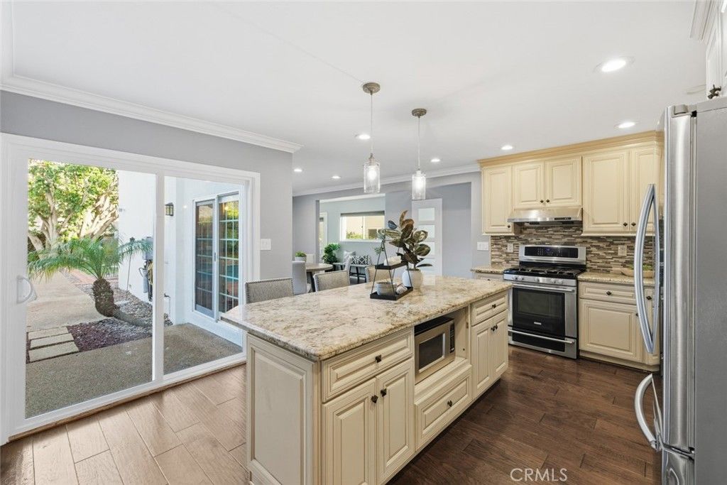 Image 11 of property listing at 3640 Pine Avenue, Long Beach, CA 90807