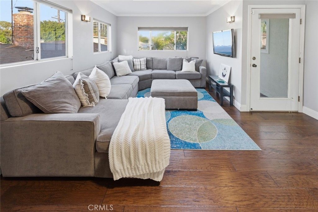 Image 18 of property listing at 3640 Pine Avenue, Long Beach, CA 90807