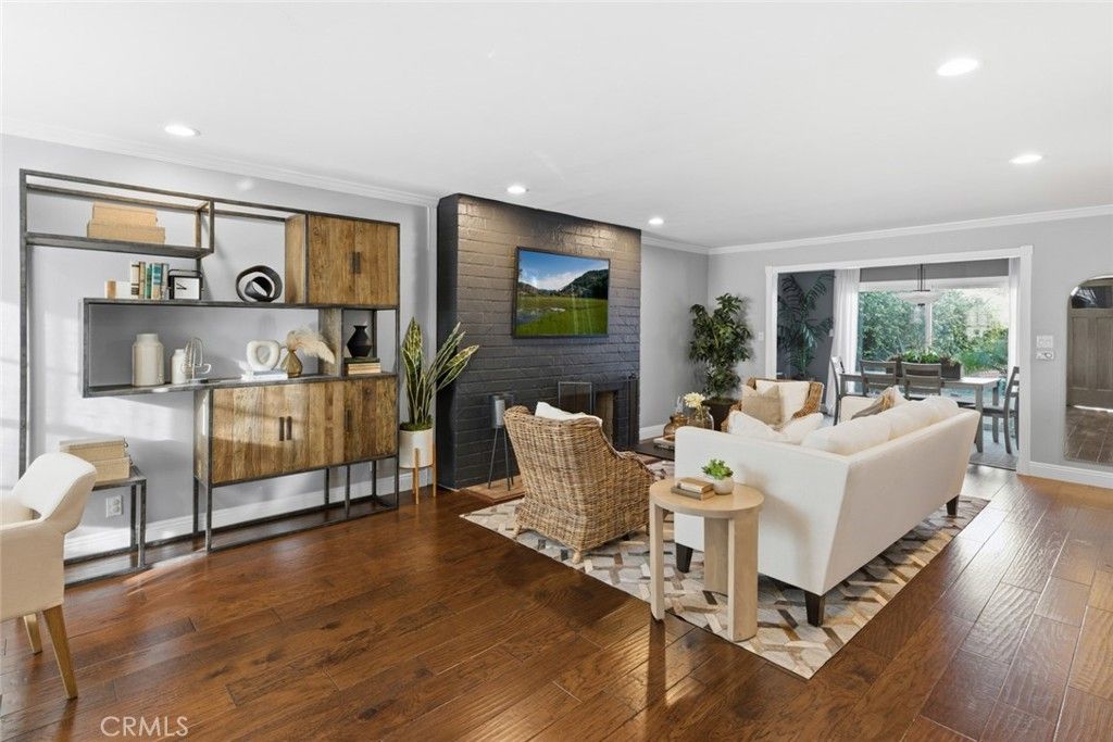 Image 3 of property listing at 3640 Pine Avenue, Long Beach, CA 90807