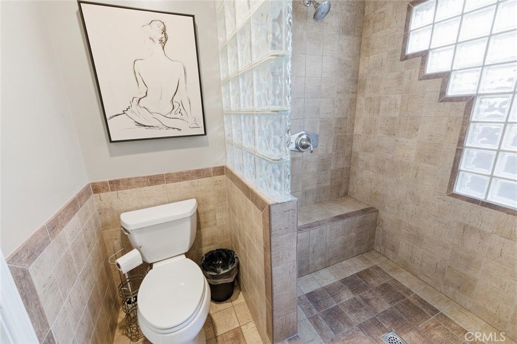 Image 33 of property listing at 3640 Pine Avenue, Long Beach, CA 90807