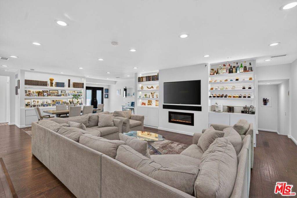 17807 Collins Street, Encino, CA 91316 — photo 3
