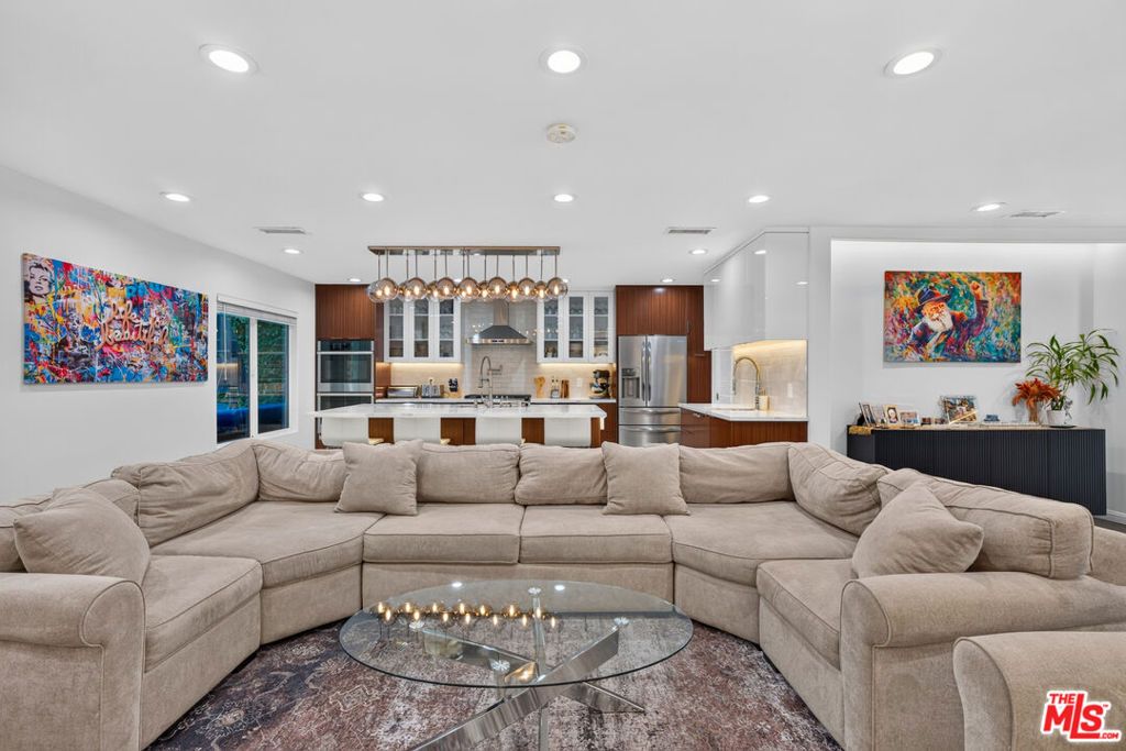 17807 Collins Street, Encino, CA 91316 — photo 4