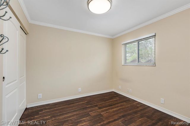 31810 Briar Lane, Saint Clair Shores, MI 48082