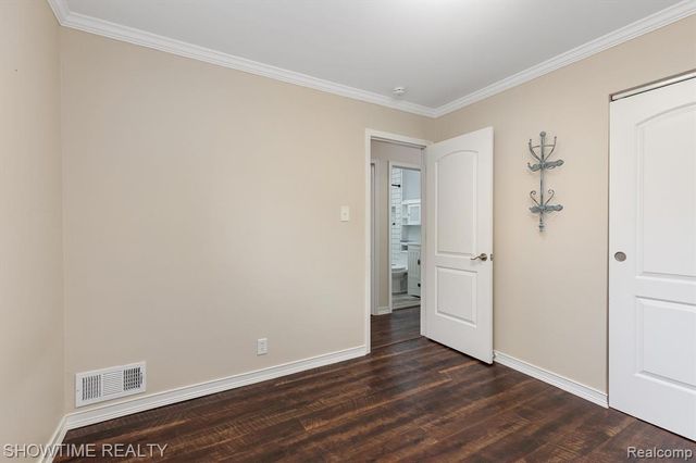 31810 Briar Lane, Saint Clair Shores, MI 48082