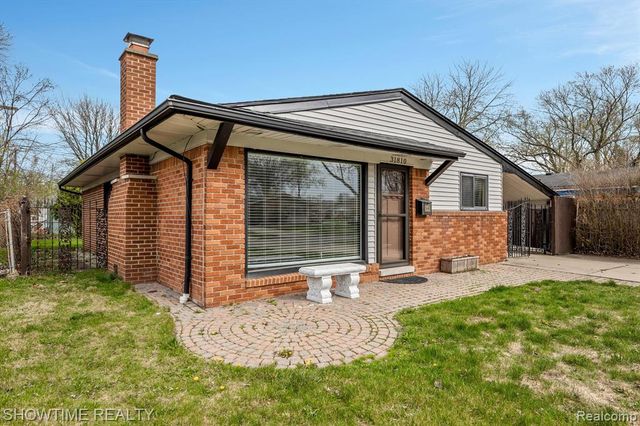 31810 Briar Lane, Saint Clair Shores, MI 48082