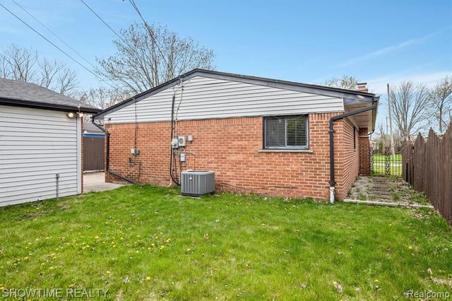31810 Briar Lane, Saint Clair Shores, MI 48082