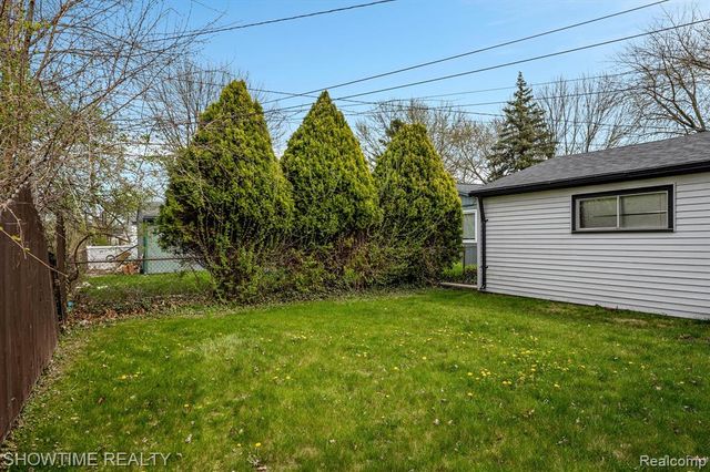 31810 Briar Lane, Saint Clair Shores, MI 48082