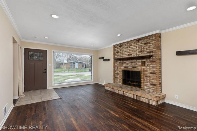 31810 Briar Lane, Saint Clair Shores, MI 48082