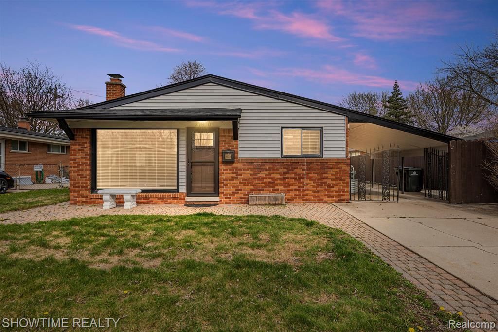 31810 Briar Lane, Saint Clair Shores, MI 48082