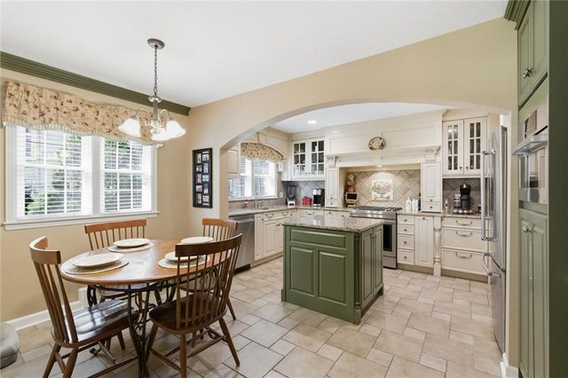 1200 W 70th Terrace, Kansas City, MO 64113