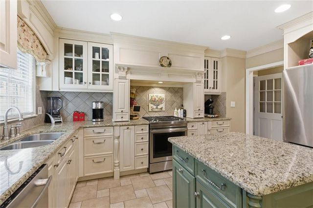 1200 W 70th Terrace, Kansas City, MO 64113