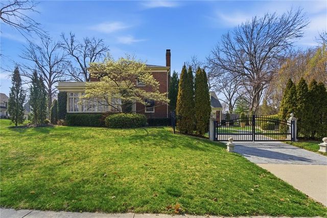 1200 W 70th Terrace, Kansas City, MO 64113