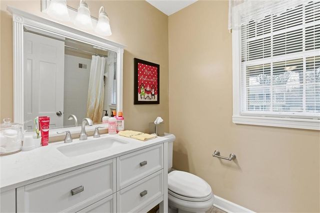 1200 W 70th Terrace, Kansas City, MO 64113