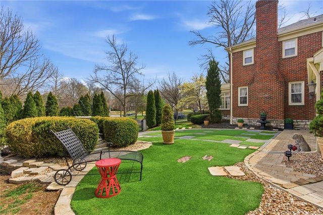 1200 W 70th Terrace, Kansas City, MO 64113