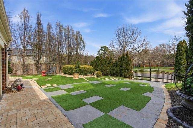 1200 W 70th Terrace, Kansas City, MO 64113