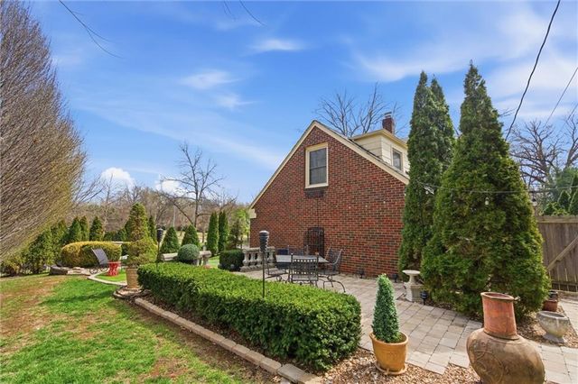 1200 W 70th Terrace, Kansas City, MO 64113