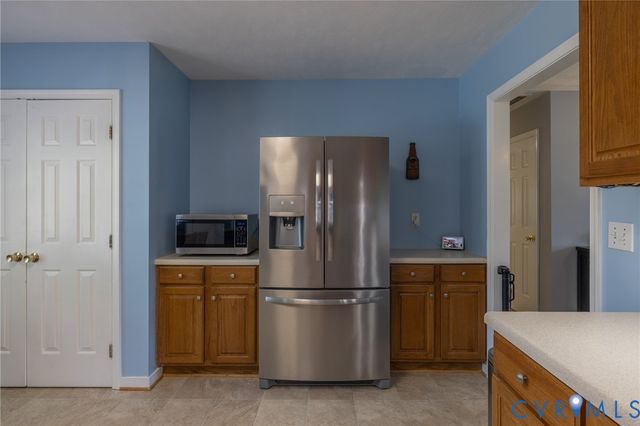 8378 Mary Mundie Ln, Mechanicsville, VA 23111