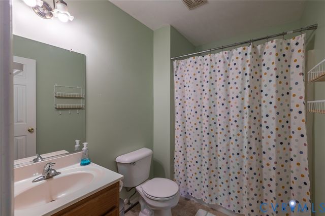 8378 Mary Mundie Ln, Mechanicsville, VA 23111