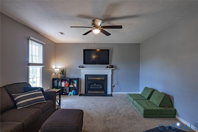 8378 Mary Mundie Ln, Mechanicsville, VA 23111