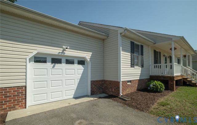 8378 Mary Mundie Ln, Mechanicsville, VA 23111