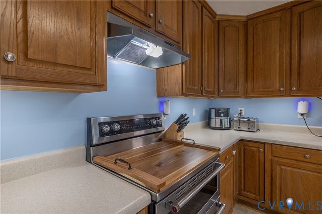 8378 Mary Mundie Ln, Mechanicsville, VA 23111