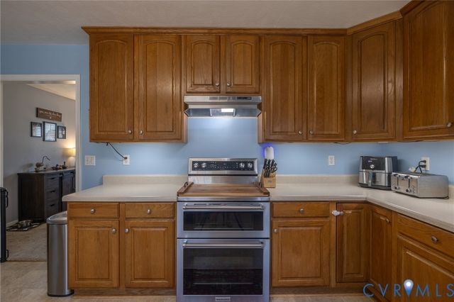 8378 Mary Mundie Ln, Mechanicsville, VA 23111