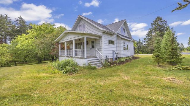 2917 Stone ROAD, Manitowoc, WI 54220